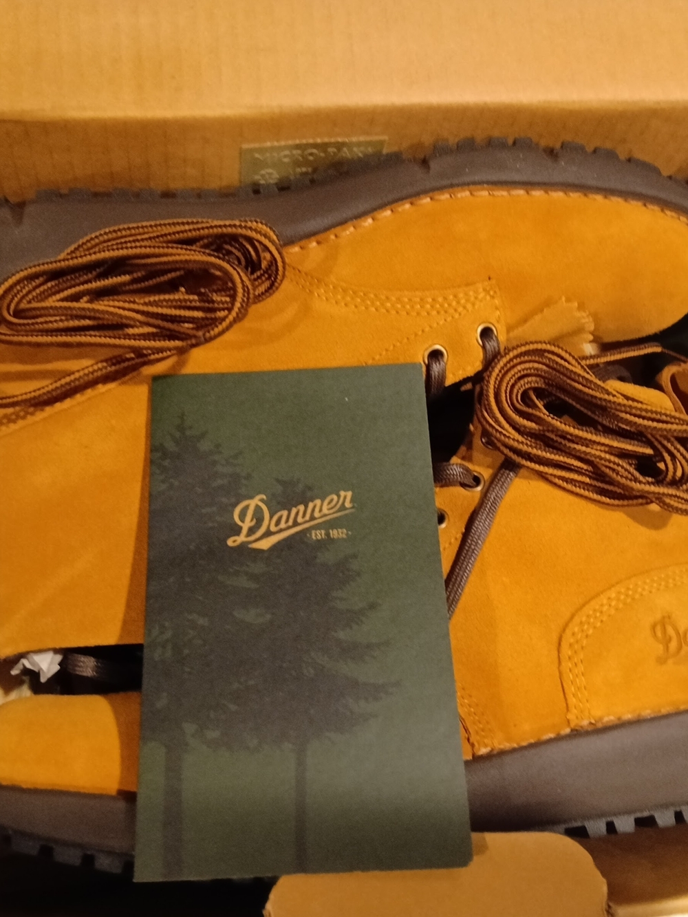 Danner Men’s Tan/Gold Leather Hiking Work Boots Vibram NWT/NOS w/ Box